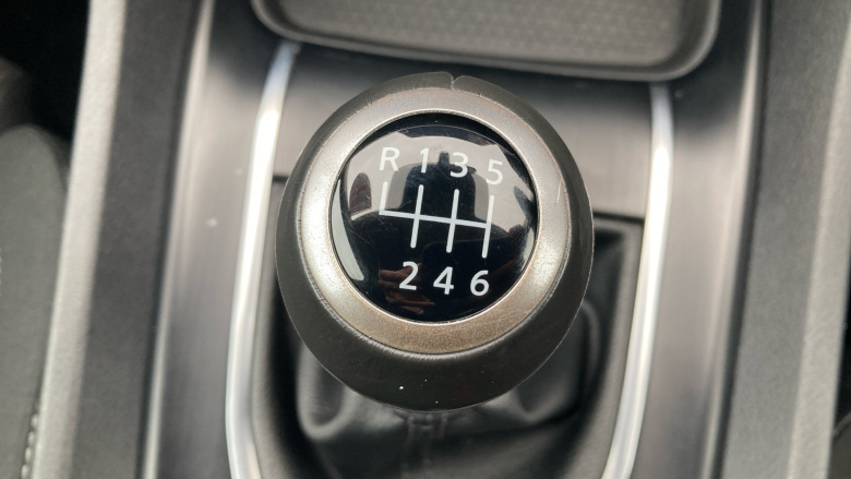 Nissan Qashqai 1.3 DiG-T MH Acenta Premium 5dr Petrol Hatchback